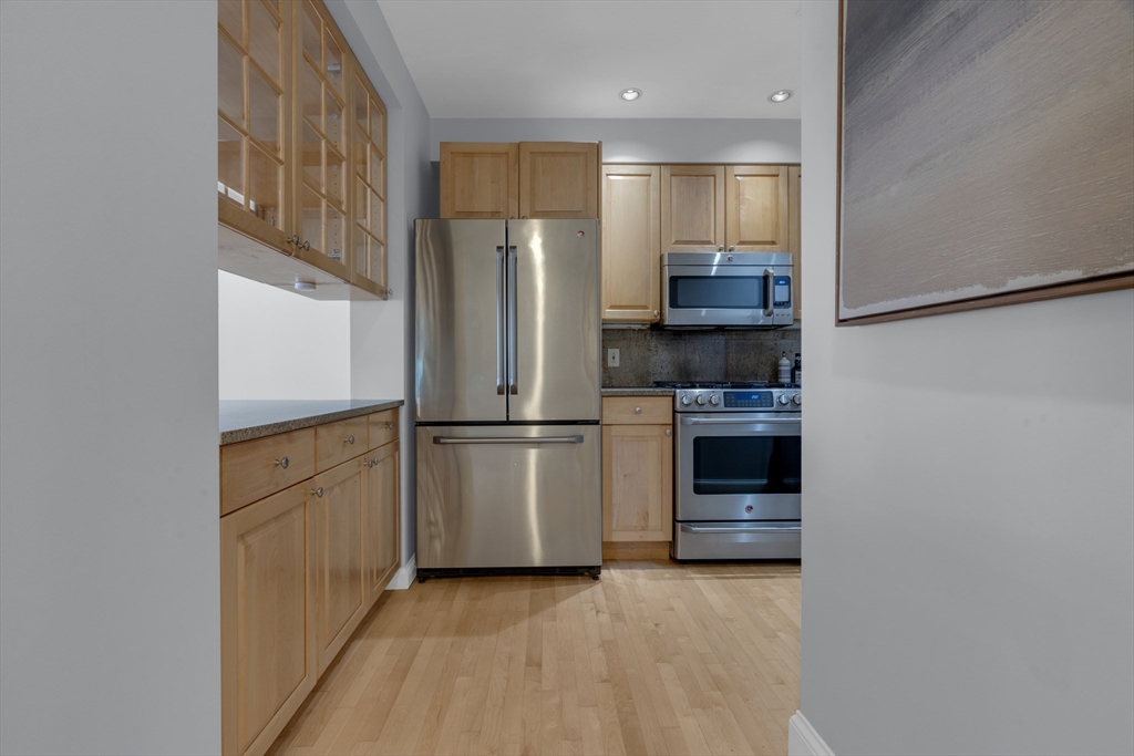 89 Winthrop Road, Unit 3 Brookline, MA 02445 - Photo 15 of 40