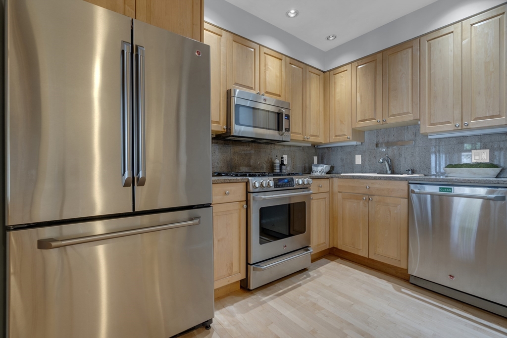 89 Winthrop Road, Unit 3 Brookline, MA 02445 - Photo 17 of 40