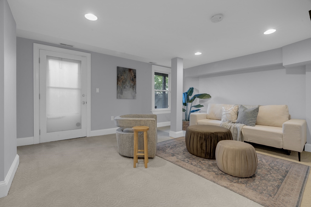 89 Winthrop Road, Unit 3 Brookline, MA 02445 - Photo 30 of 40