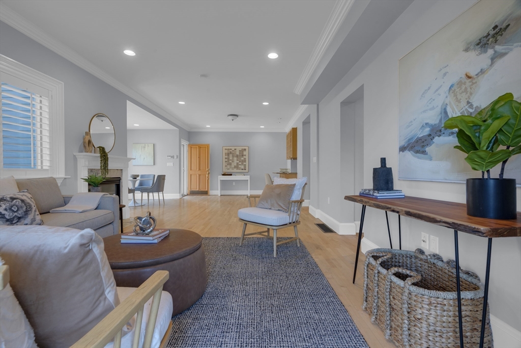 89 Winthrop Road, Unit 3 Brookline, MA 02445 - Photo 3 of 40