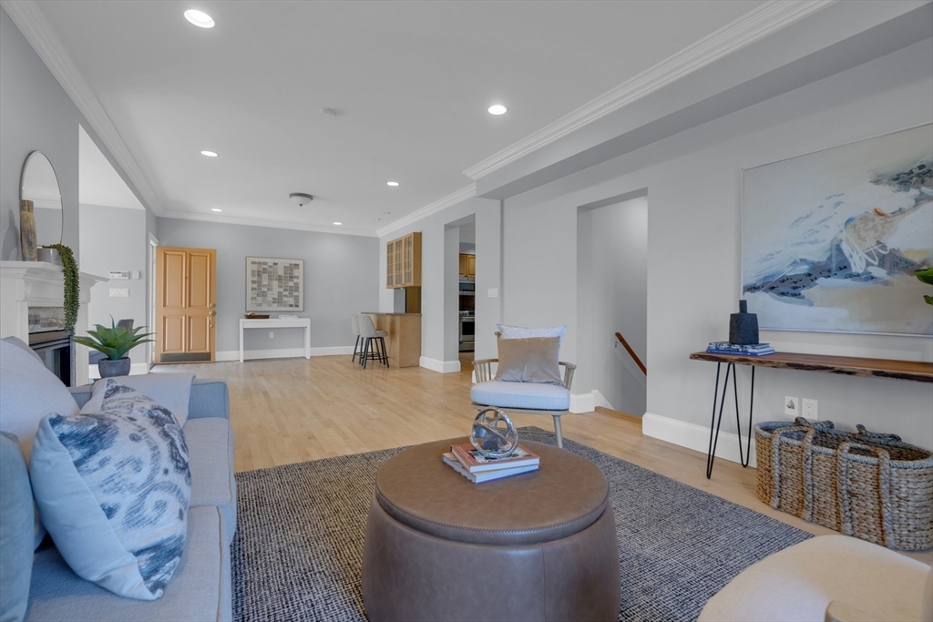 89 Winthrop Road, Unit 3 Brookline, MA 02445 - Photo 5 of 40