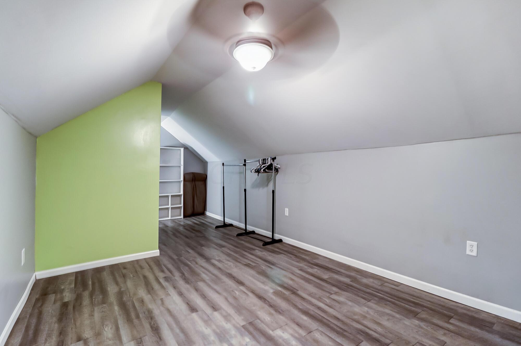 1045 Hart Road Columbus, OH 43223 - Photo 28 of 32 028
