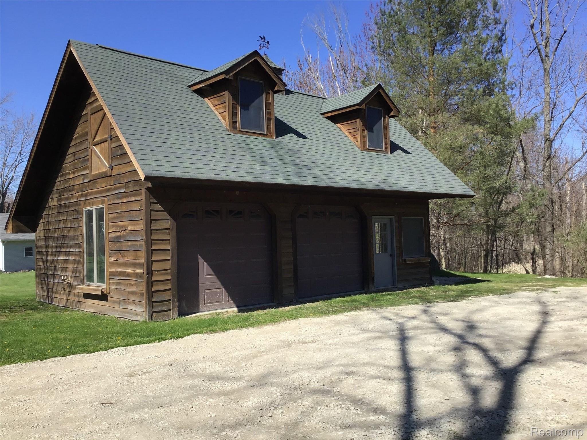 4260 Lake George Road Leonard, MI 48367 - Photo 5 of 37 IMG_0046.jpg