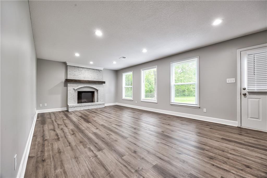 16402 Riggs Road Stilwell, KS 66085 - Photo 24 of 33 Gallery Image 24