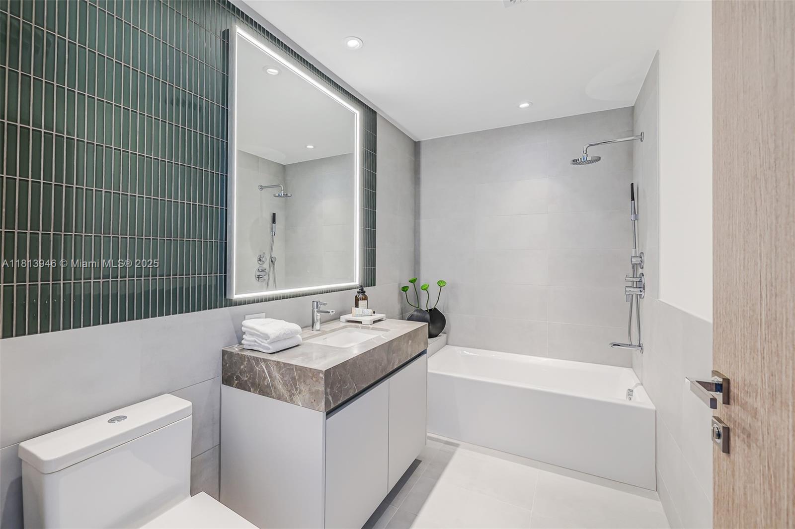 500 Alton Road, Unit 3603 Miami Beach, FL 33139 - Photo 23 of 48 Gallery Image 23