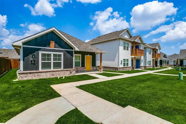 $1,612 | 5401 Barlean Ranch, Unit 47R, Fort Worth, TX 76123