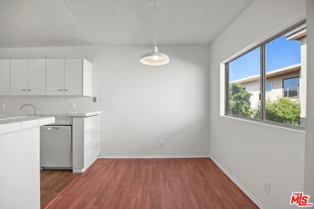 $389,000 | 5400 Newcastle Avenue, Unit 66, Encino, CA 91316