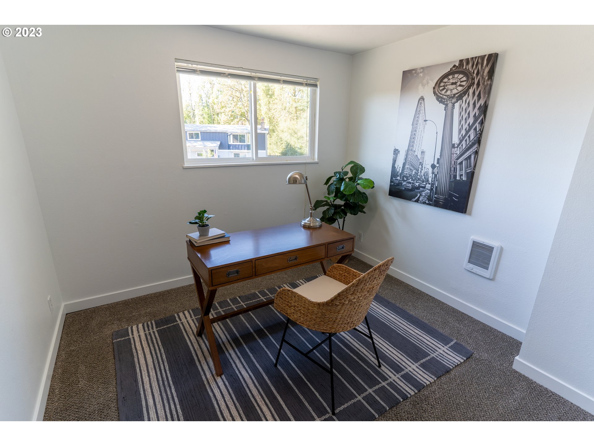 18760 Cook Street Oregon City, OR 97045 - Photo 15 of 36 a sitting area with furniture and a window