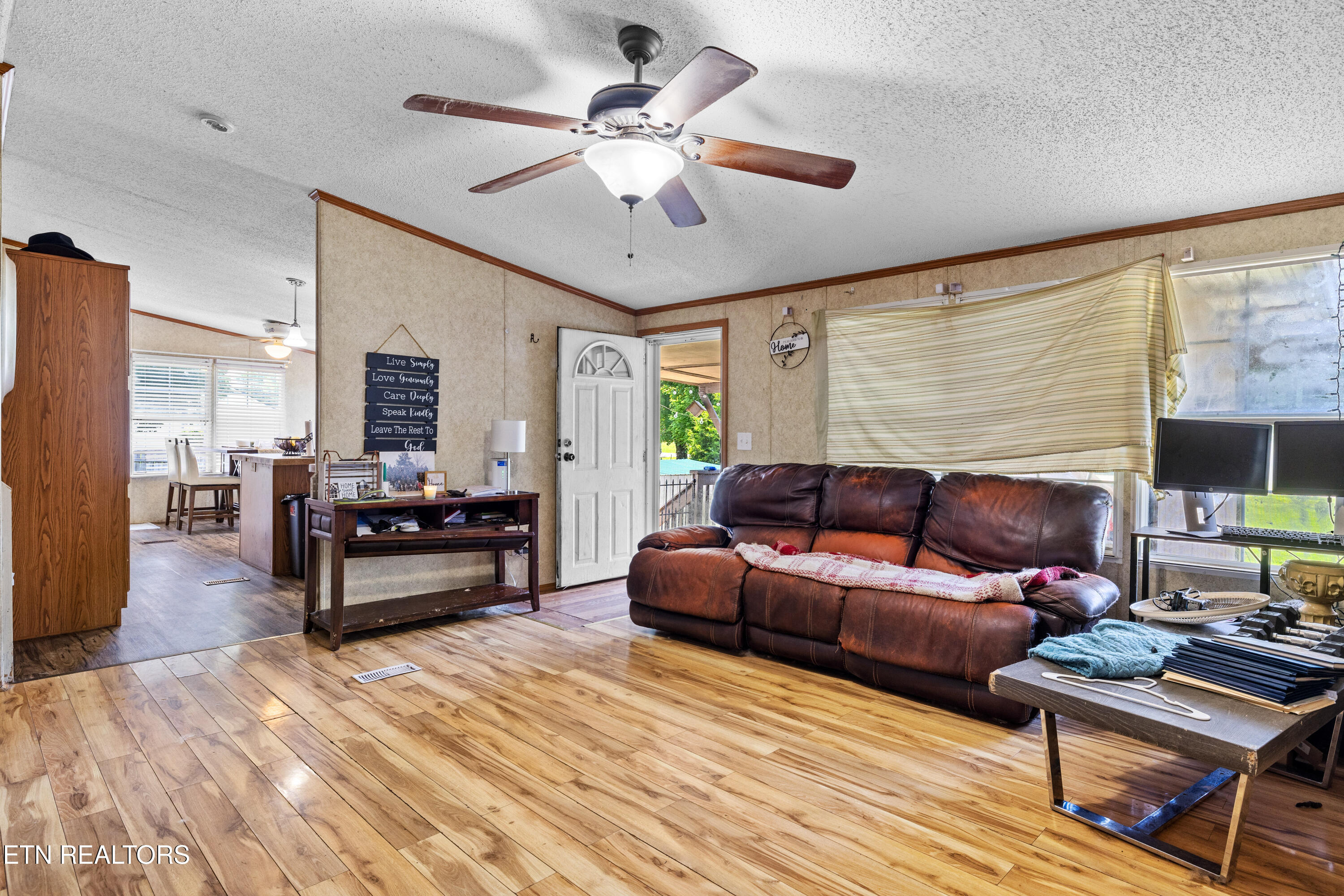 340 Stephens Road Greenback, TN 37742 - Photo 6 of 21 Living Room