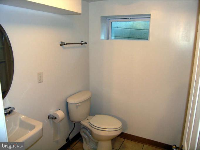 8231 Frye Road Alexandria, VA 22309 - Photo 15 of 27 Bath