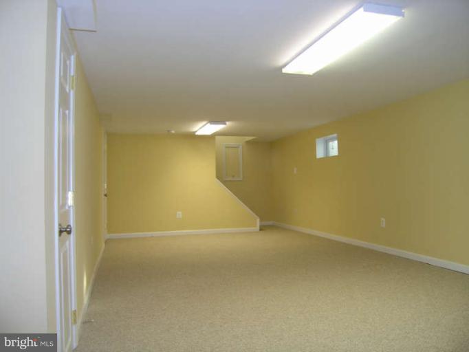 8231 Frye Road Alexandria, VA 22309 - Photo 17 of 27 Family Room