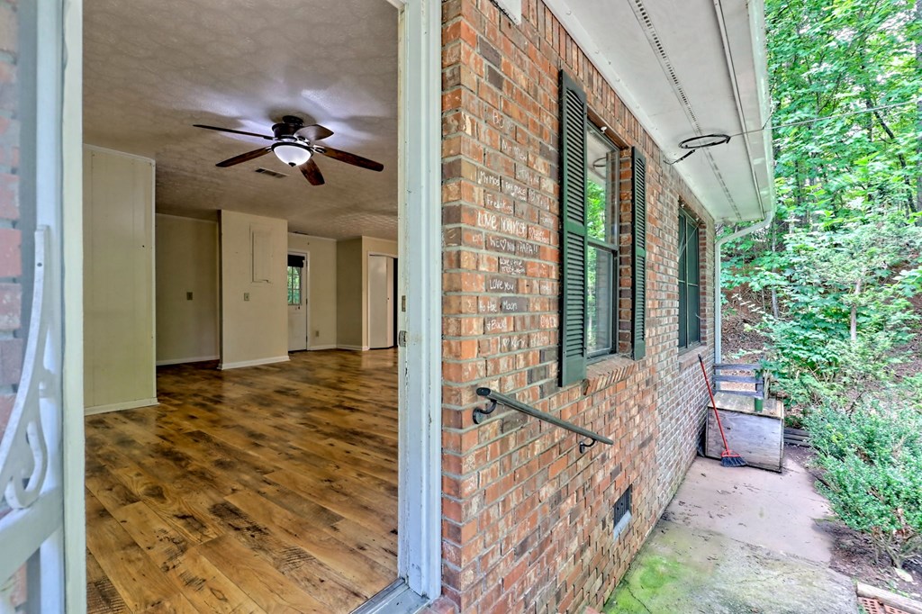 1054 Sutton Road Hiawassee, GA 30546 - Photo 11 of 53 Gallery Image 11