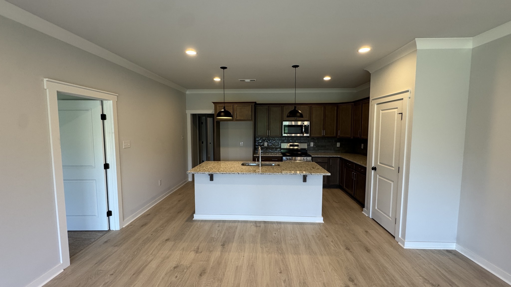492 West Foxrun Springfield, TN 37172 - Photo 5 of 19