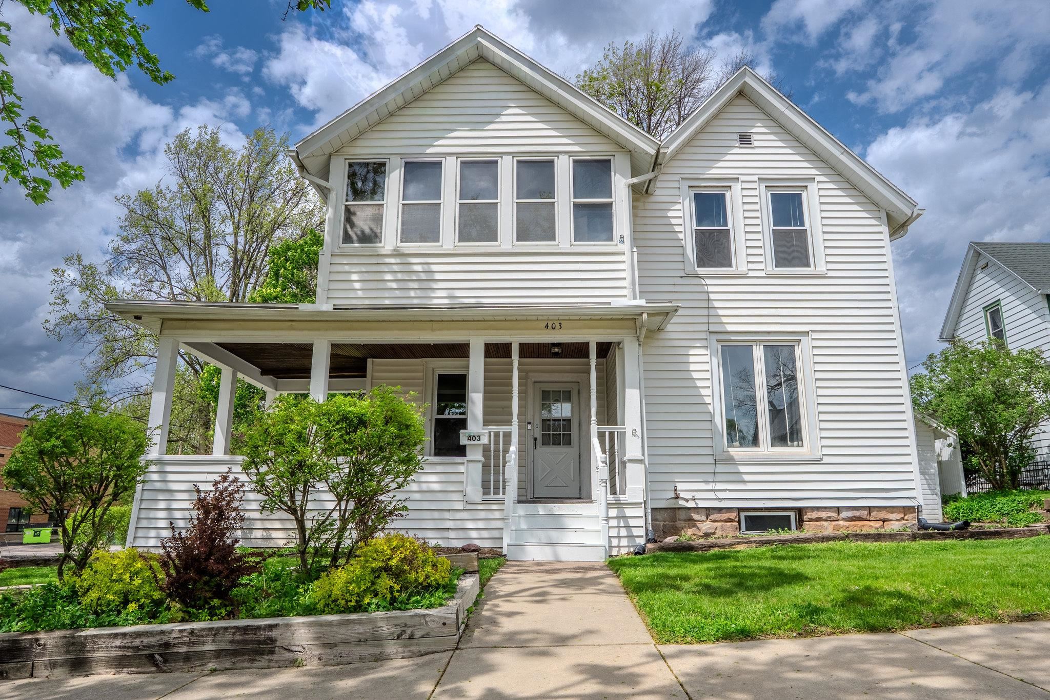 403 1st Street Baraboo, WI 53913 - Photo 1 of 39