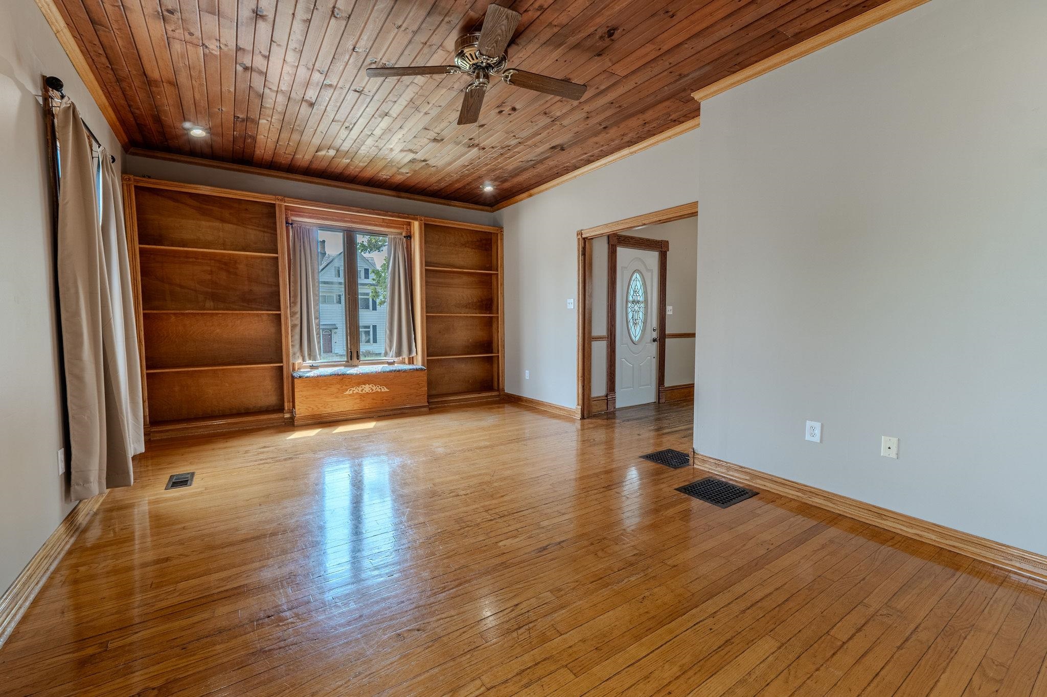 403 1st Street Baraboo, WI 53913 - Photo 14 of 39
