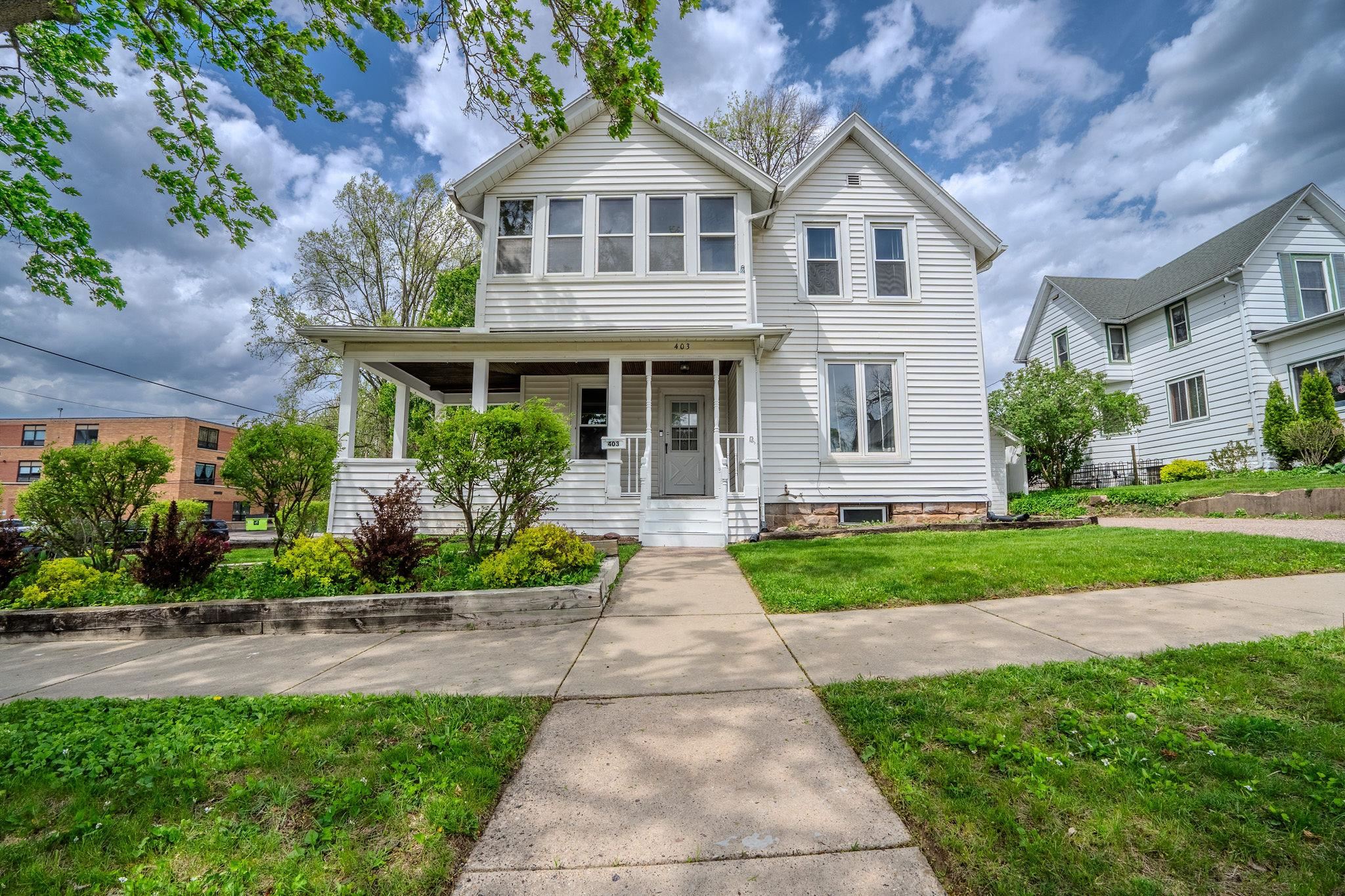 403 1st Street Baraboo, WI 53913 - Photo 2 of 39