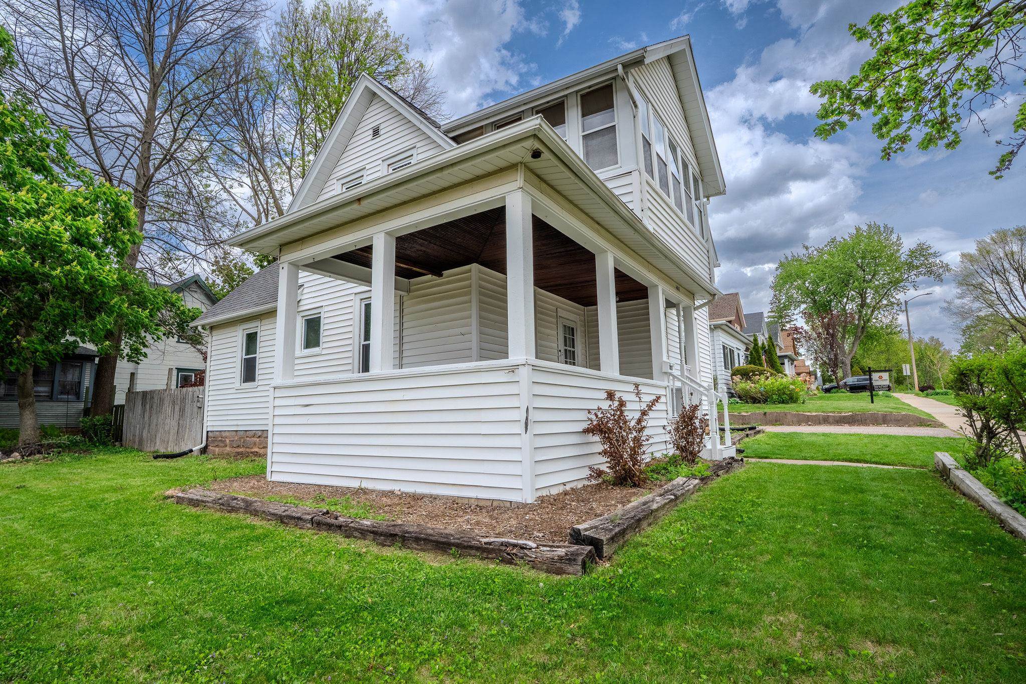 403 1st Street Baraboo, WI 53913 - Photo 6 of 39