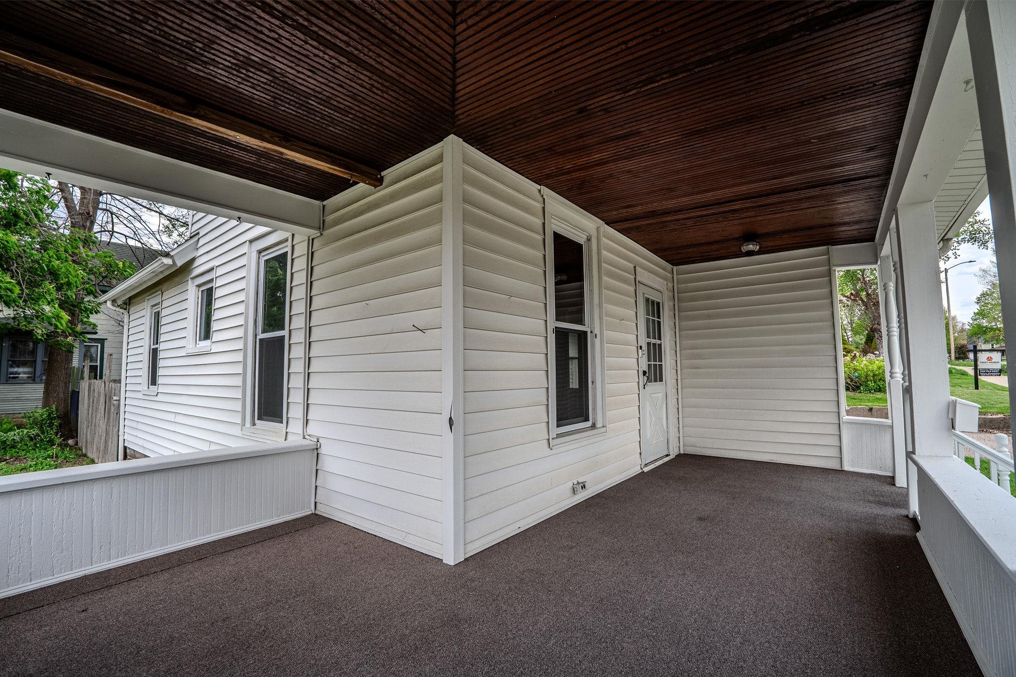 403 1st Street Baraboo, WI 53913 - Photo 9 of 39