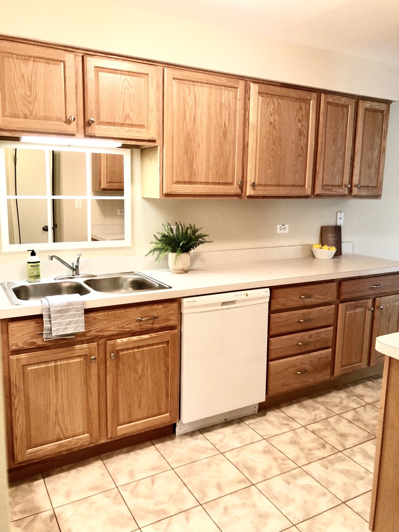 84 West Belvidere Road, Unit 301 Grayslake, IL 60030 - Photo 3 of 20