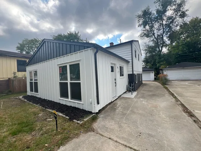 $240,000 | 290 Merrill Avenue, Calumet City, IL 60409