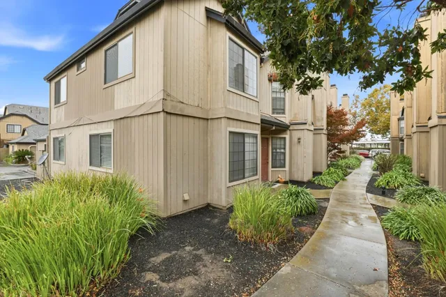 $455,000 | 251 Gibson Drive, Unit G52, Hollister, CA 95023