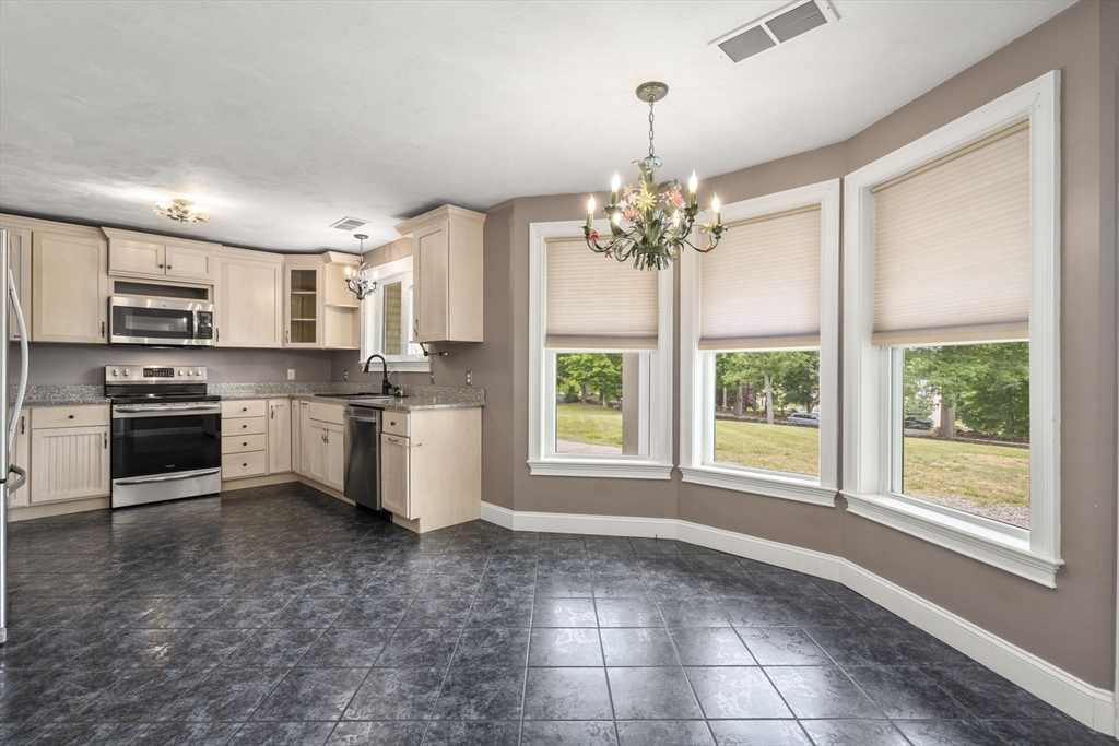 893 Cronin Road Warren, MA 01585 - Photo 8 of 38