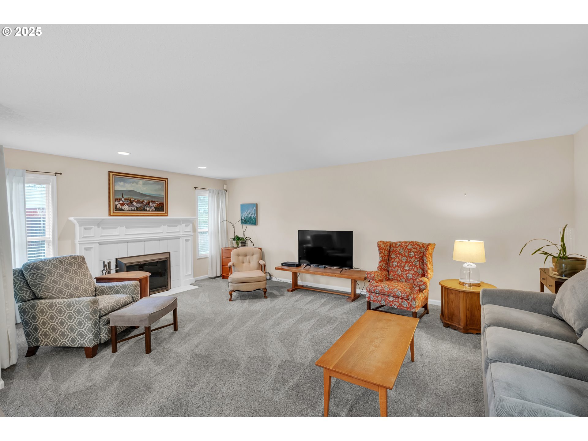 2463 Southwest Phyllis Drive Gresham, OR 97080 - Photo 12 of 34