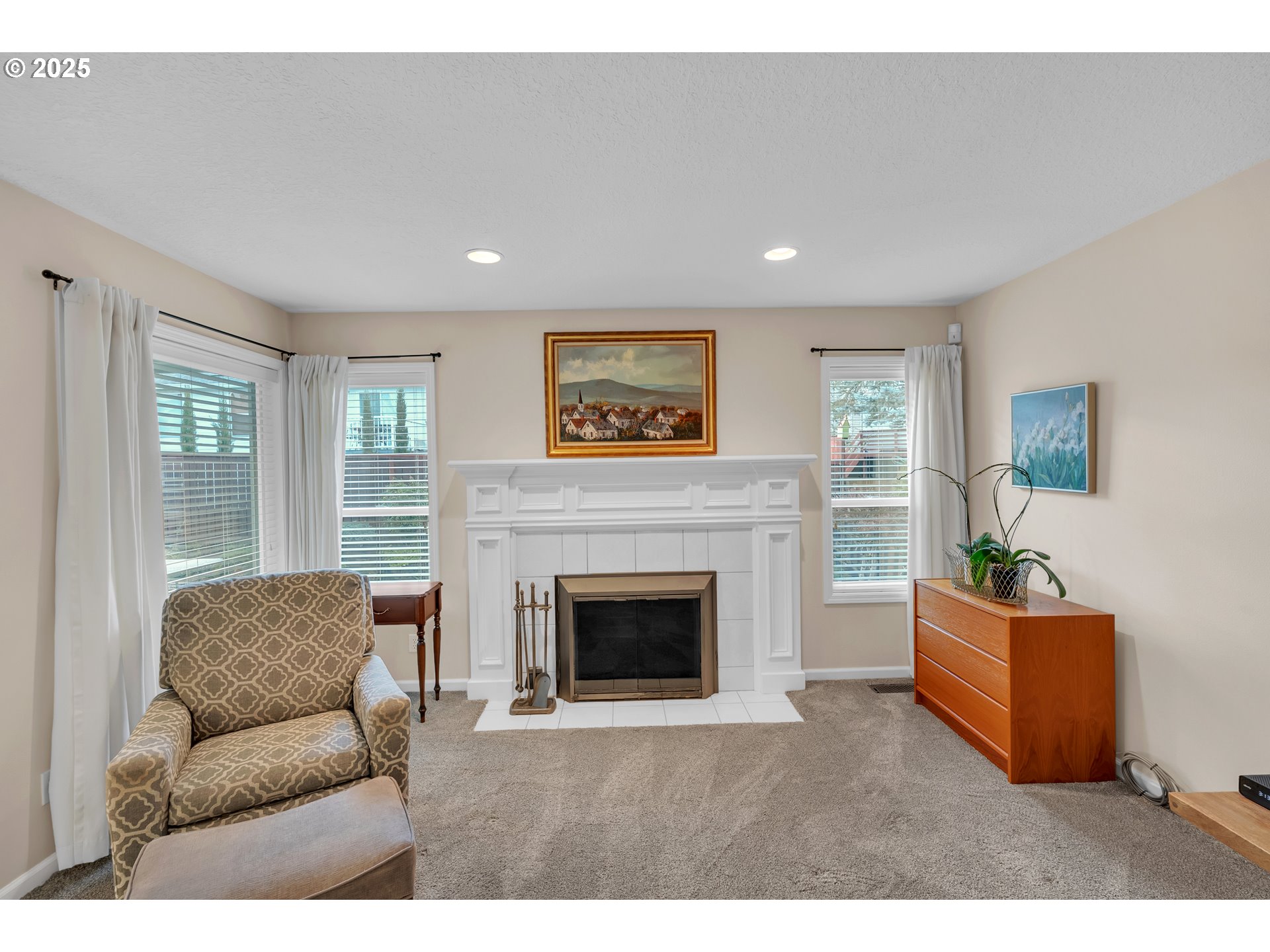 2463 Southwest Phyllis Drive Gresham, OR 97080 - Photo 13 of 34