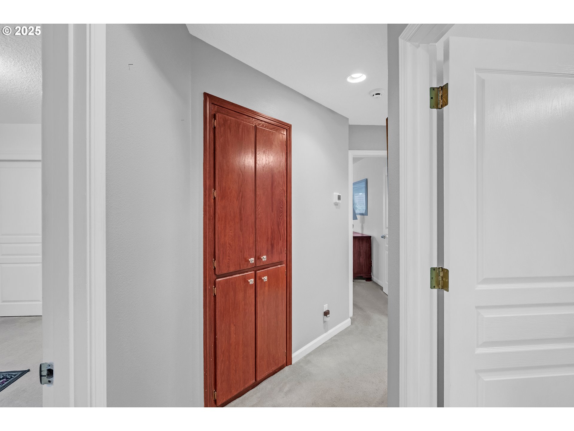 2463 Southwest Phyllis Drive Gresham, OR 97080 - Photo 14 of 34