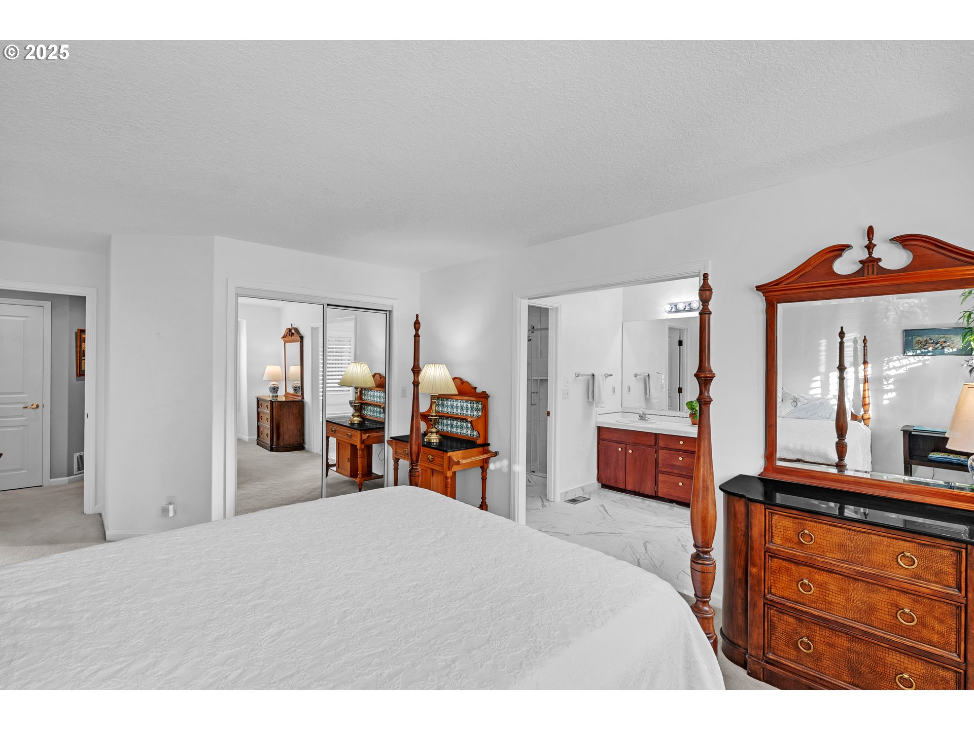 2463 Southwest Phyllis Drive Gresham, OR 97080 - Photo 17 of 34