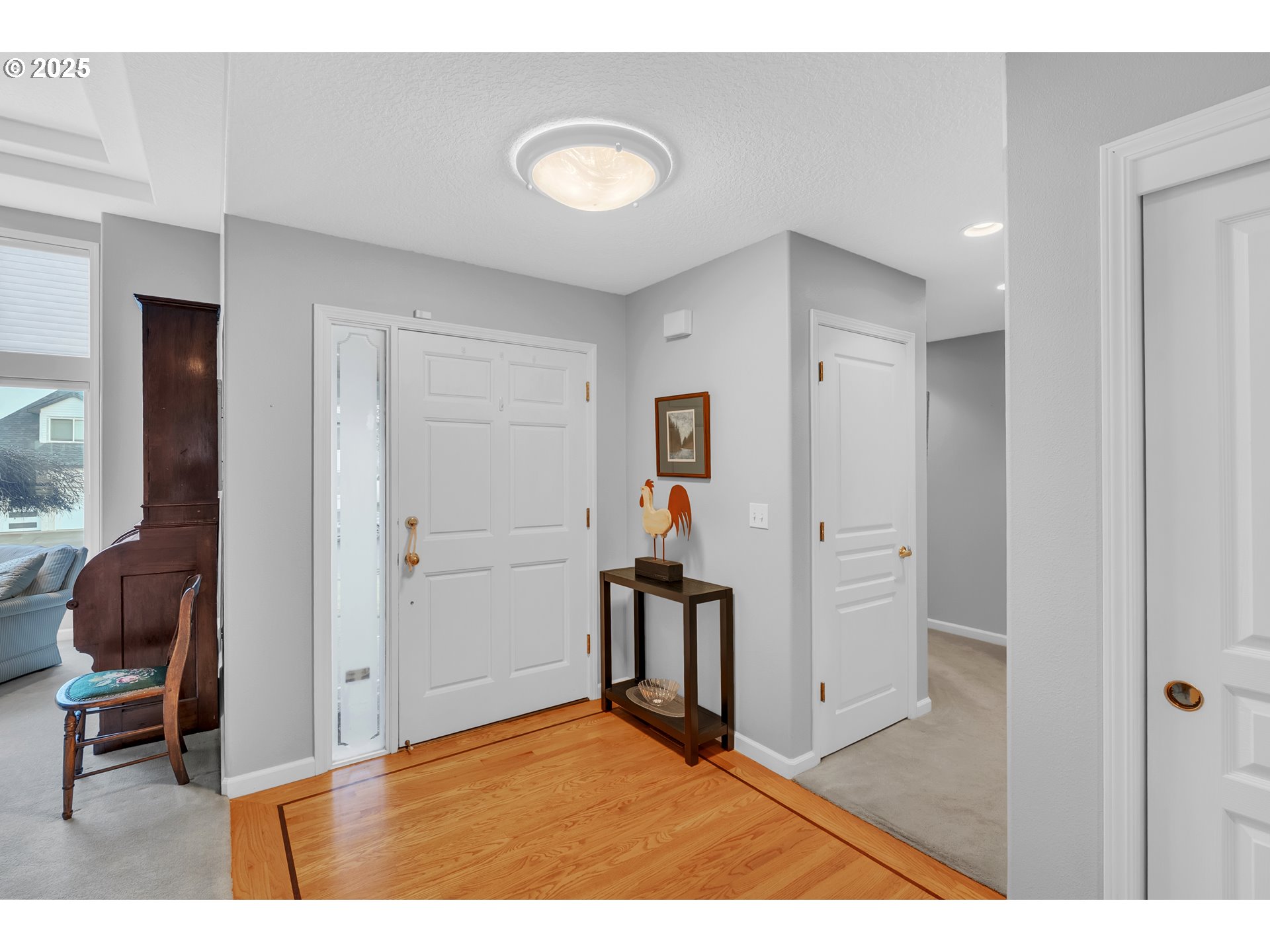 2463 Southwest Phyllis Drive Gresham, OR 97080 - Photo 5 of 34