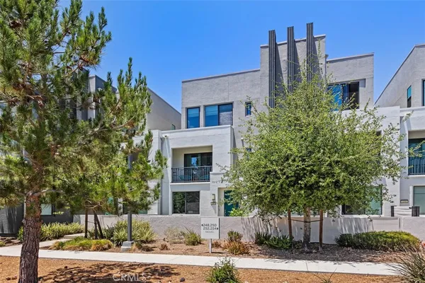 $1,050,000 | 250 Novel, Irvine, CA 92618
