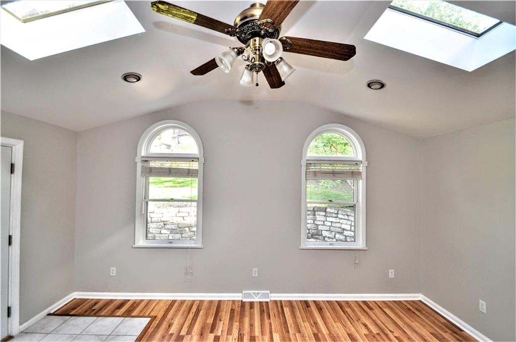 140 Rae Avenue Mt. Lebanon, PA 15228 - Photo 11 of 25 Gallery Image 11