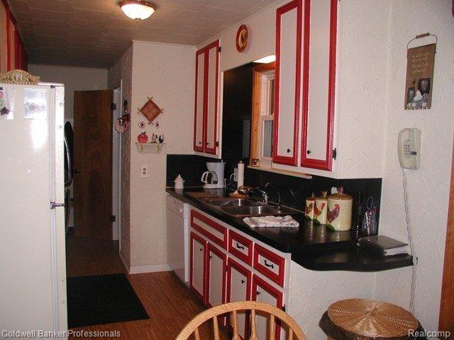 1618 Indian Road Lapeer, MI 48446 - Photo 9 of 13 1618 Indian kitchen 2
