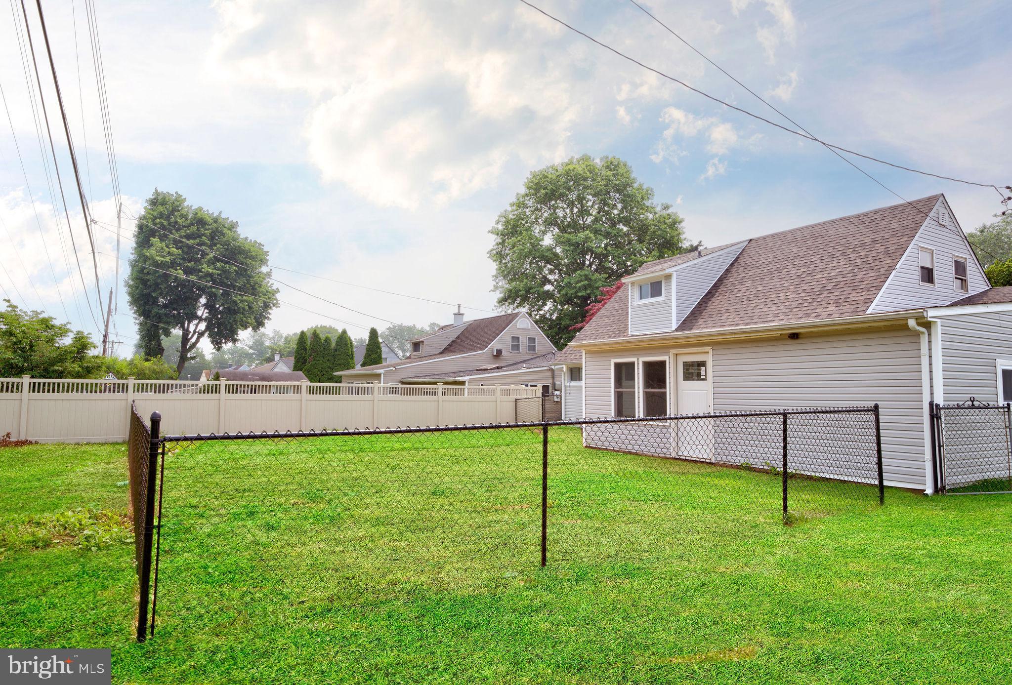 75 Long Loop Road Levittown, PA 19056 - Photo 29 of 30