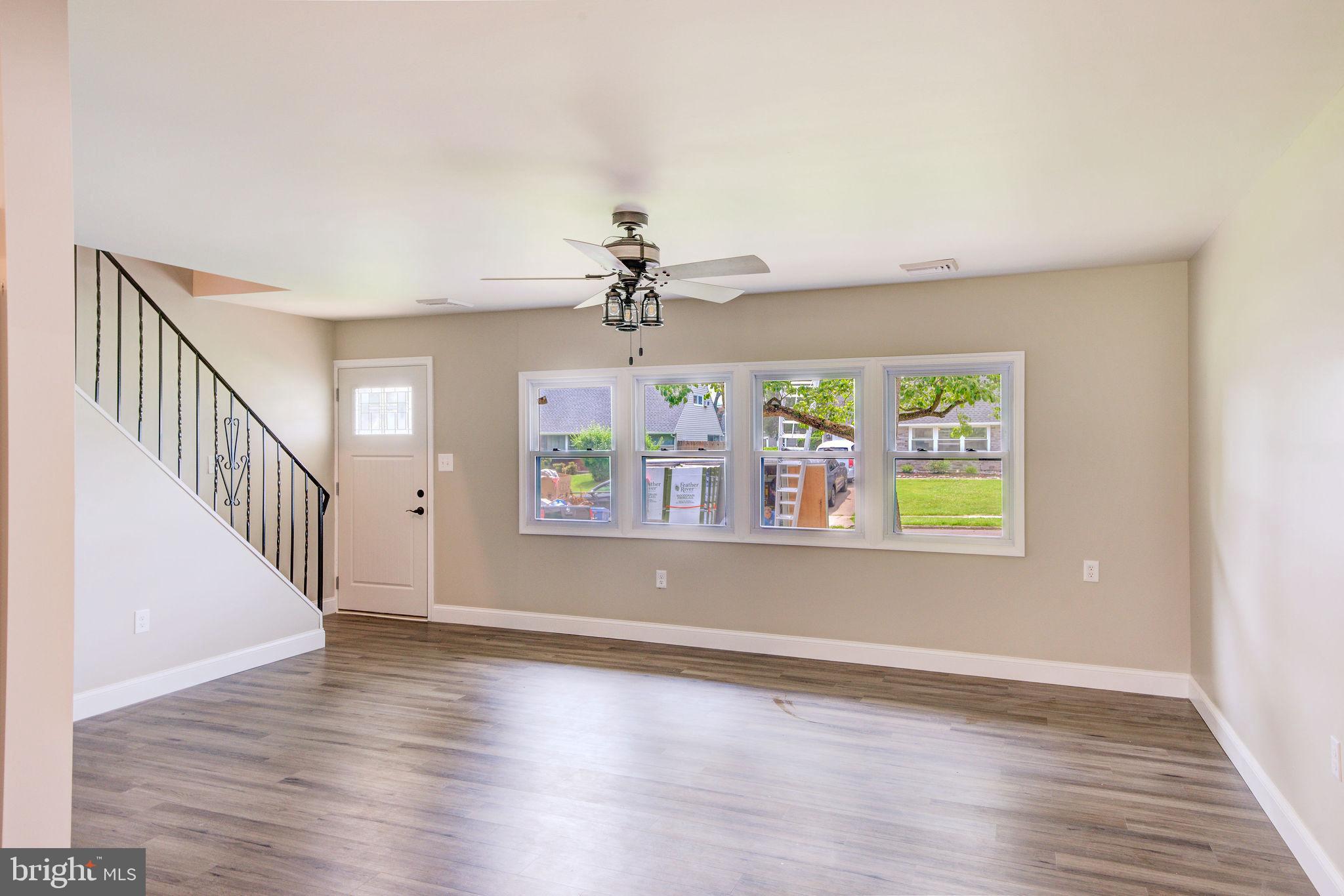 75 Long Loop Road Levittown, PA 19056 - Photo 5 of 30