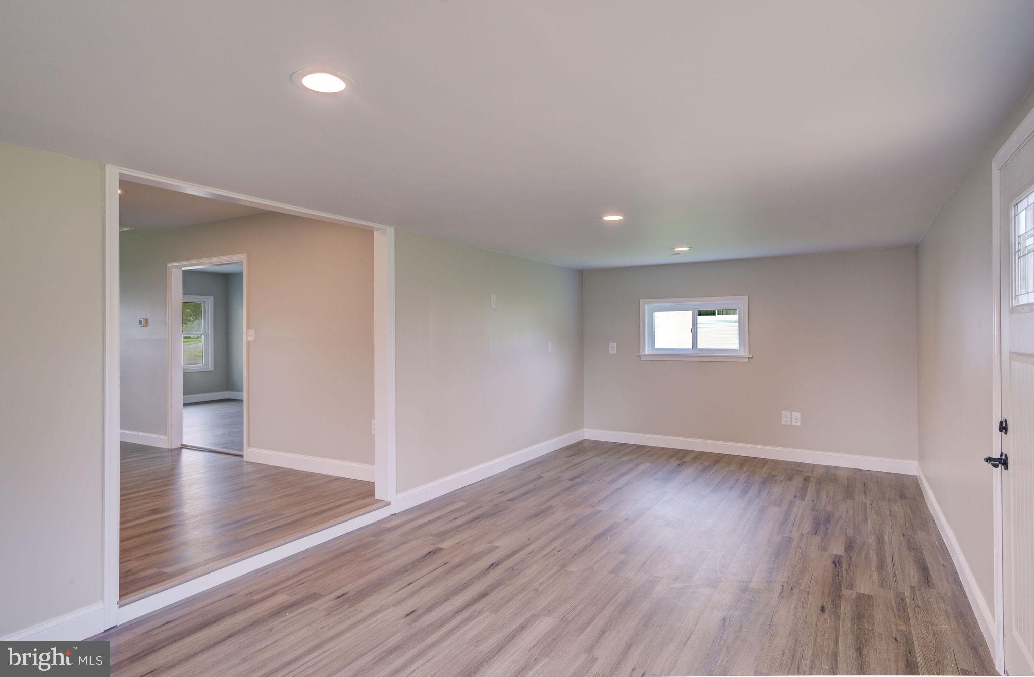 75 Long Loop Road Levittown, PA 19056 - Photo 6 of 30