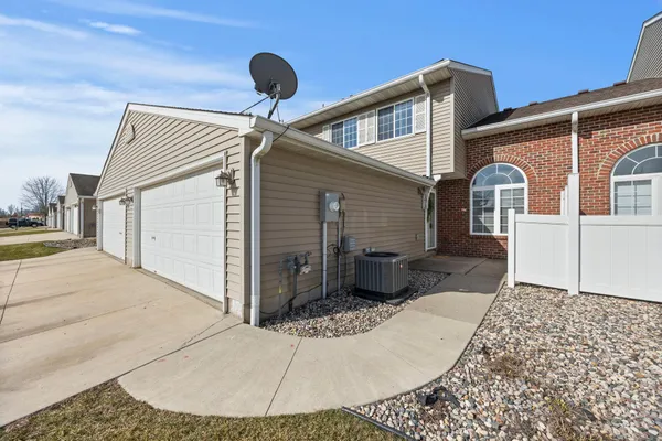 $225,000 | 1012 Larkspur Lane, Waconia, MN 55387