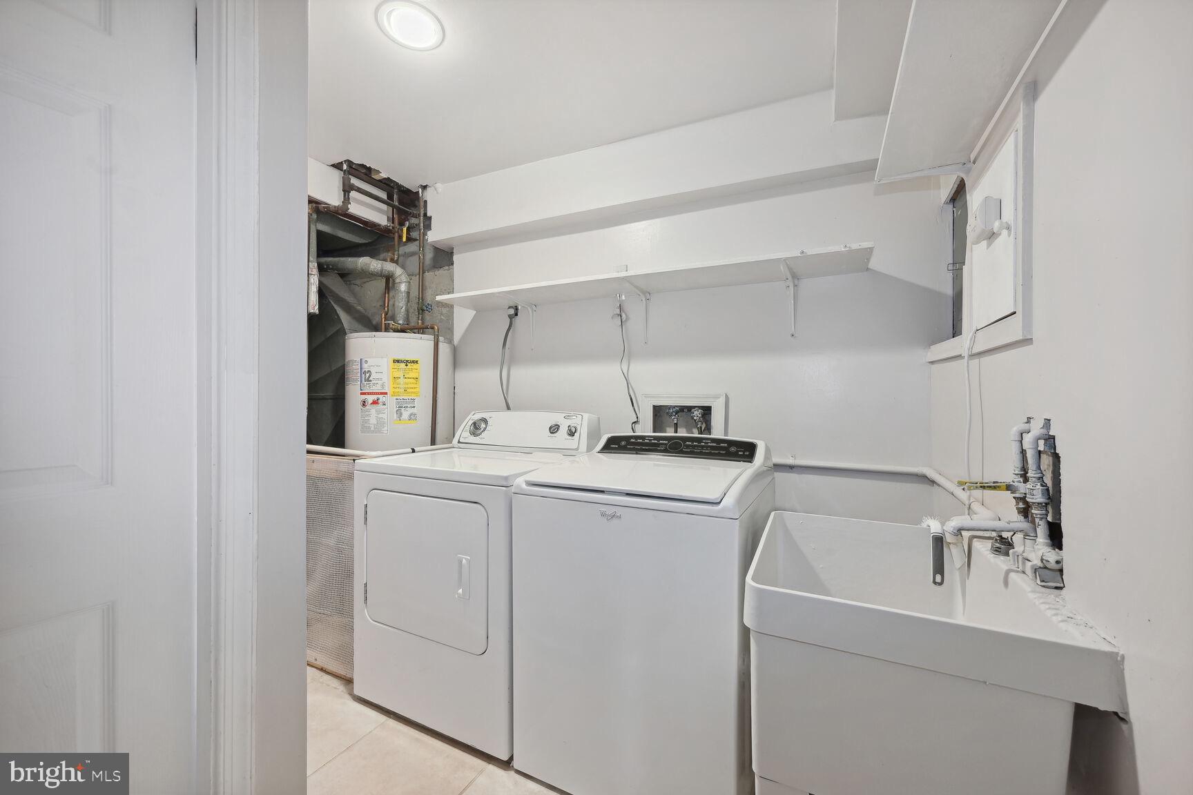 8324 Mountain Ash Way Gaithersburg, MD 20879 - Photo 27 of 36 Full Size Washer & Dryer
