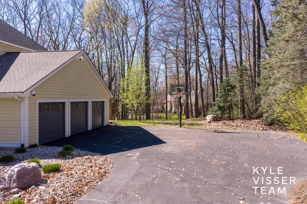 $1,350,000 | 4608 Old Grand River Trail Northeast, Ada, MI 49301