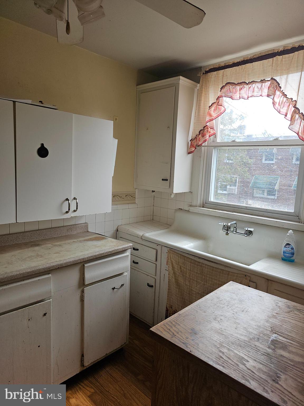 7266 Spruce Street Upper Darby, PA 19082 - Photo 4 of 9