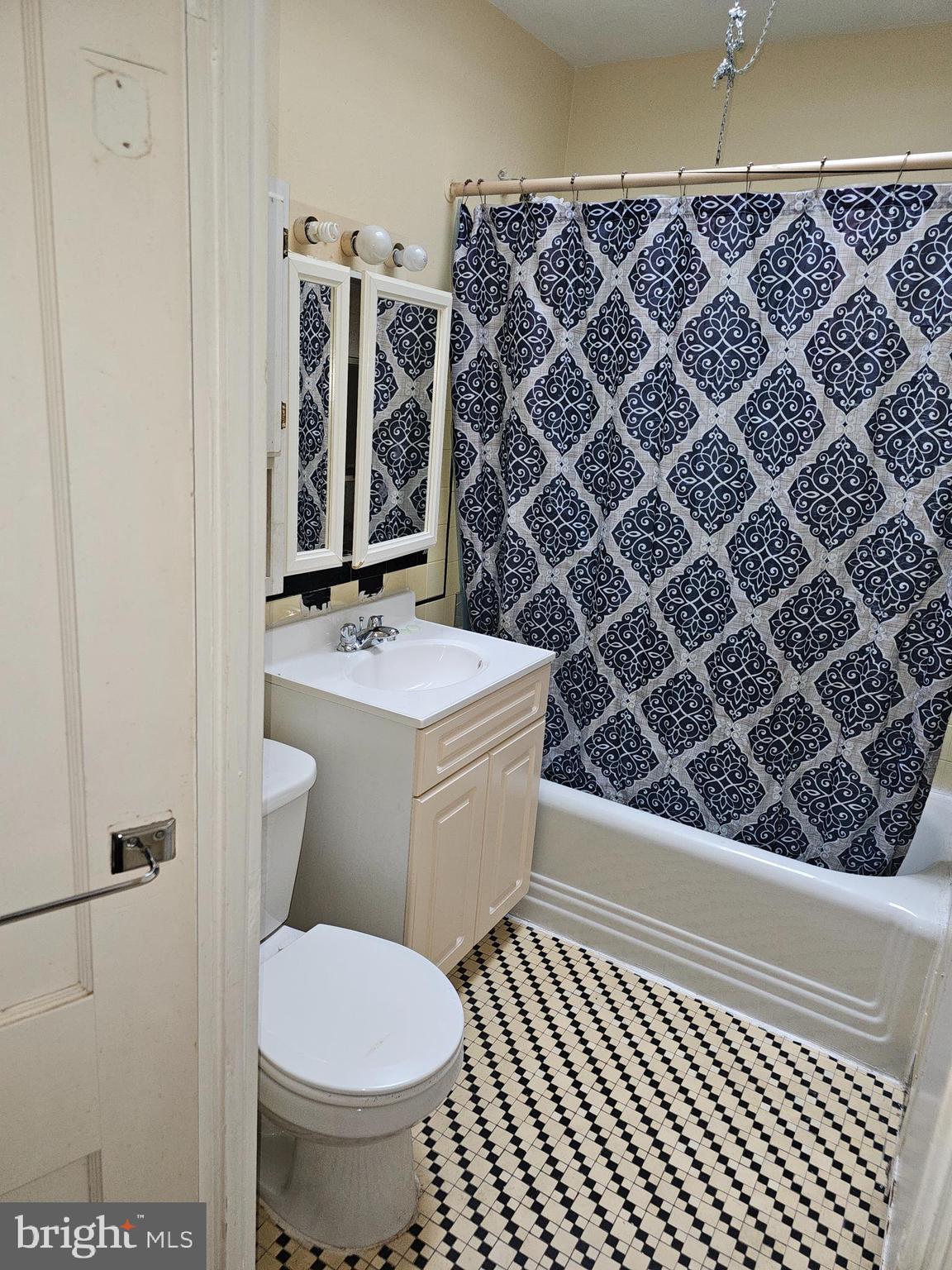 7266 Spruce Street Upper Darby, PA 19082 - Photo 8 of 9