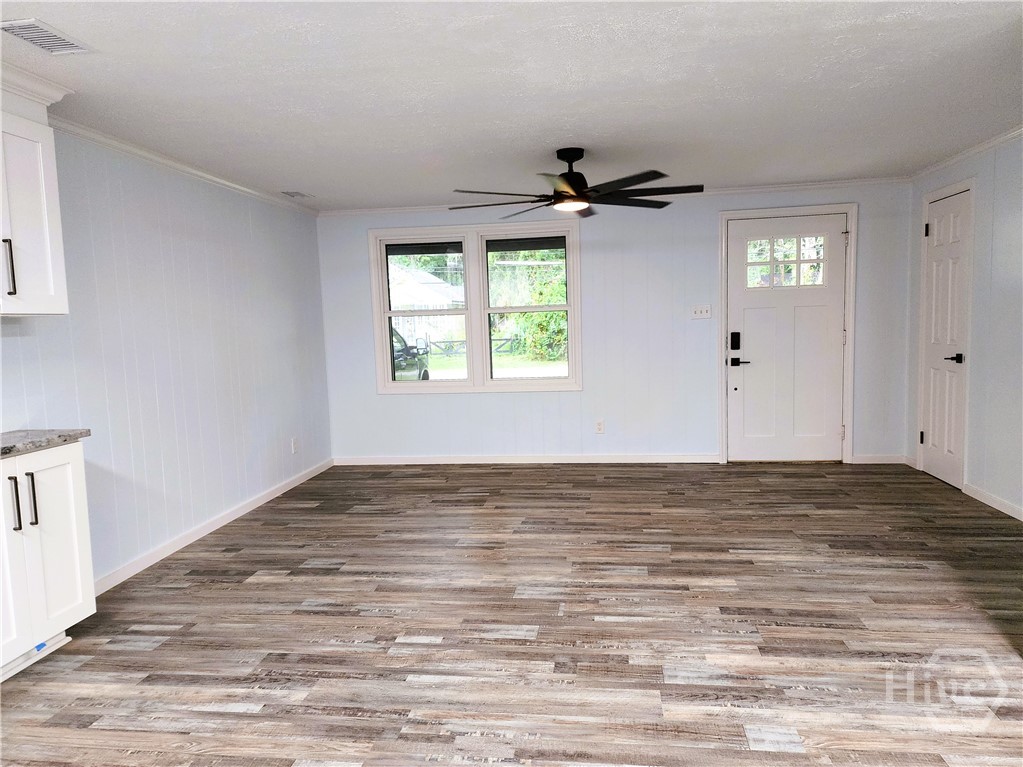 8708 Clark Avenue Savannah, GA 31406 - Photo 15 of 16 Living room