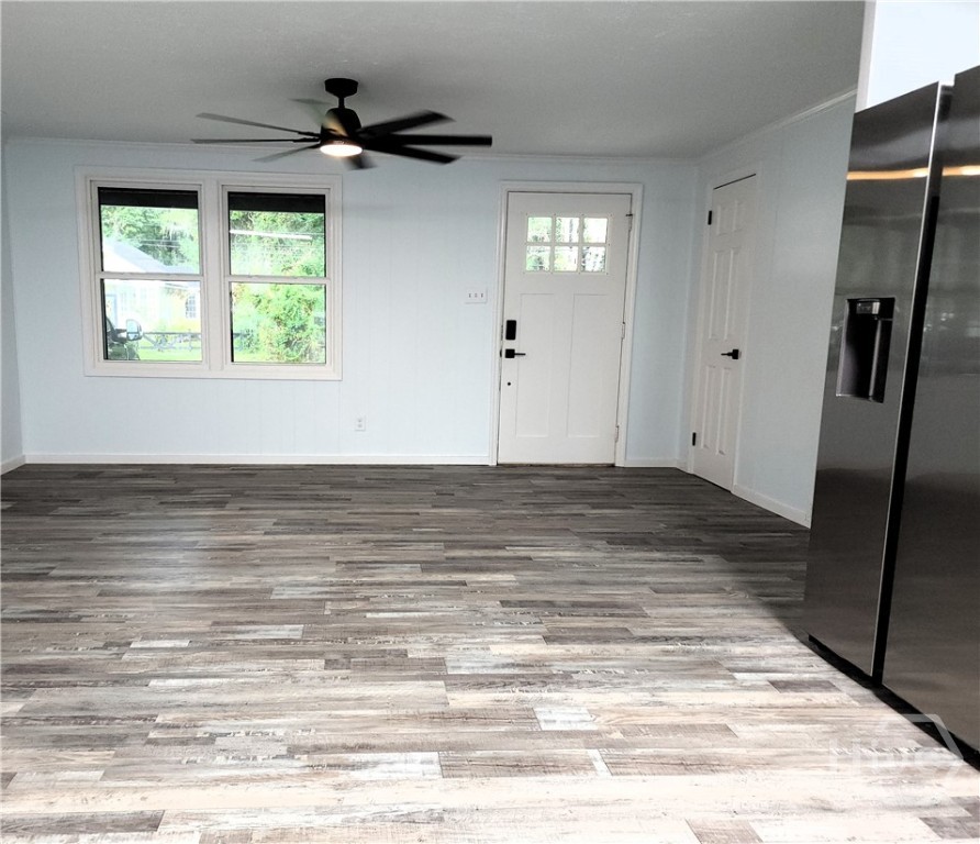 8708 Clark Avenue Savannah, GA 31406 - Photo 6 of 16 Living room