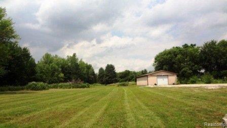 17575 28 Mile Road Ray, MI 48096 - Photo 10 of 11 Yard and barn.JPG