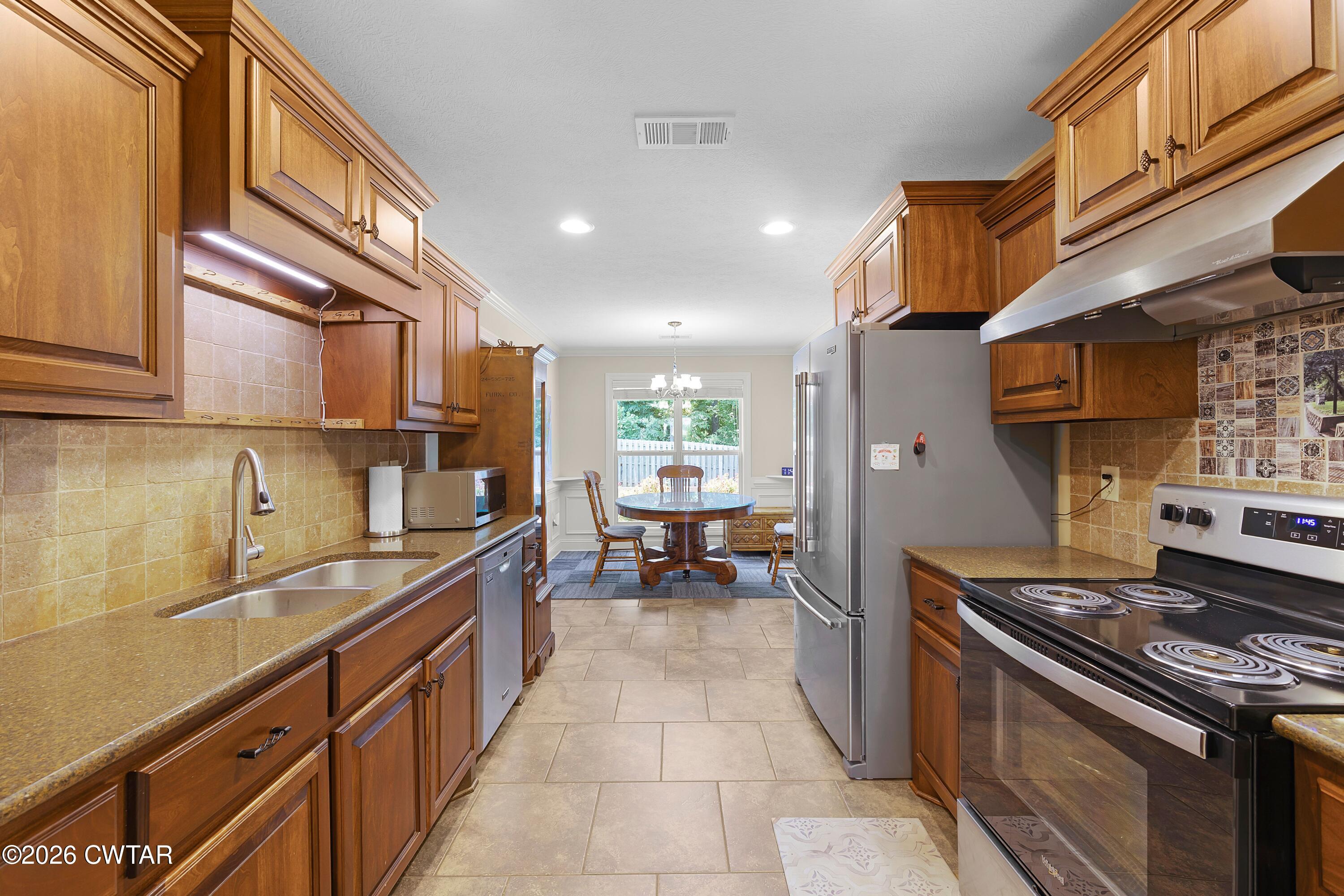 30 Success Cove Jackson, TN 38305 - Photo 7 of 19 Success kitchen2