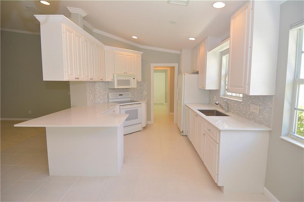 823 Southwest Balmoral Trace Stuart, FL 34997 - Photo 5 of 33 Gallery Image 5