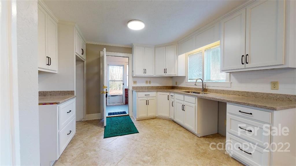 3462 Old Linville Road Marion, NC 28752 - Photo 15 of 39 Gallery Image 15