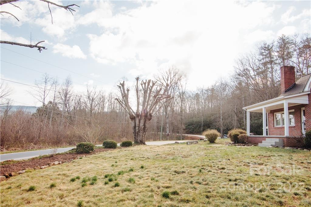 3462 Old Linville Road Marion, NC 28752 - Photo 9 of 39 Gallery Image 9