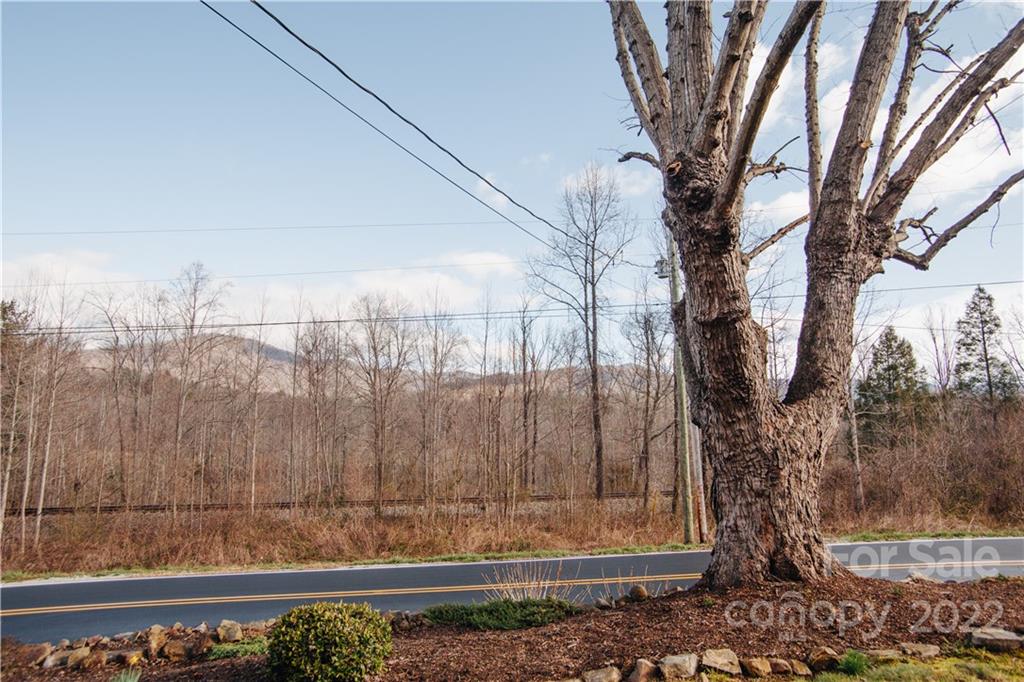 3462 Old Linville Road Marion, NC 28752 - Photo 10 of 39 Gallery Image 10